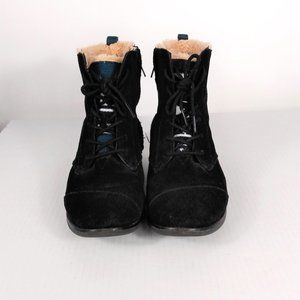 Toms Sherpa Lined Black Boots with Embroidered Detail Size: 8M
